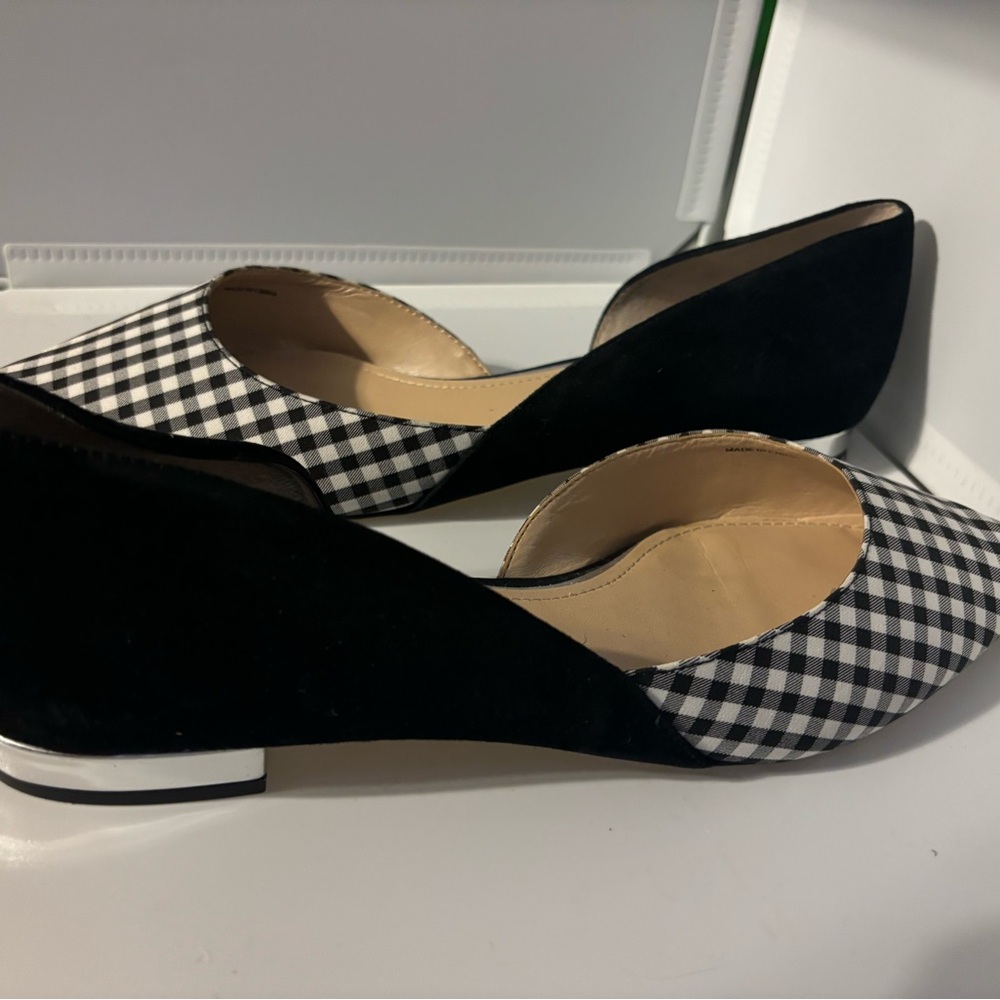White House Black Market Gingham Flat 8M